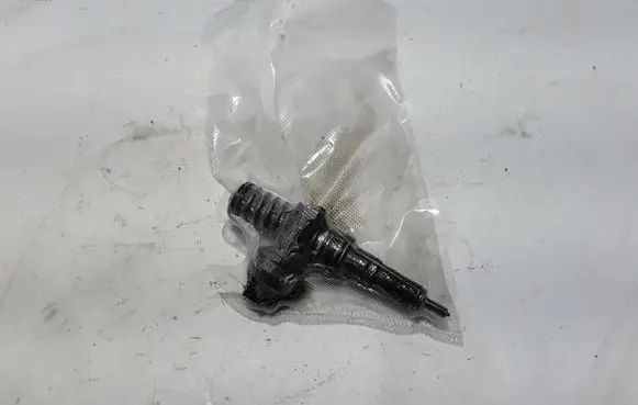 Volkswagen Caddy Fuel injector 038130073BN