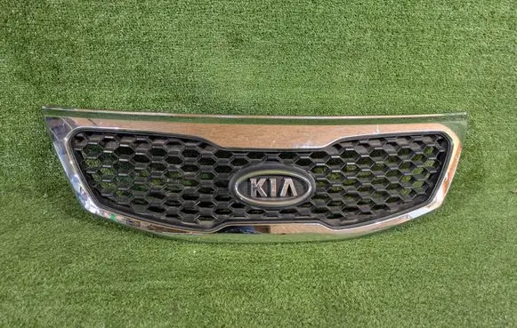 KIA Sorento Front grill 863502P000