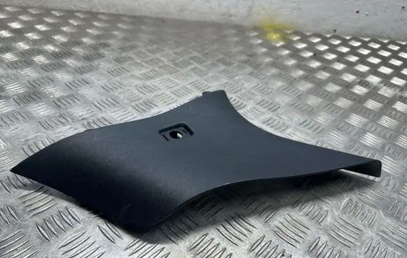 Volvo XC90 (D) pillar trim (bottom) 39829979