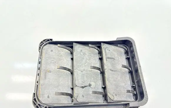 Opel Mokka B Quarter panel pressure vent 