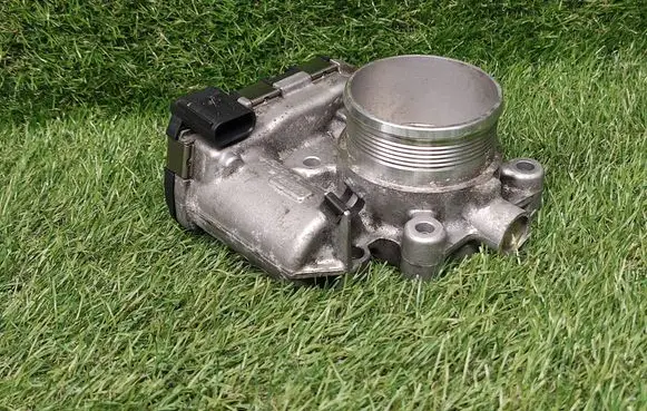 Ford Escape III Throttle valve DS7E9F991BB 0280750576