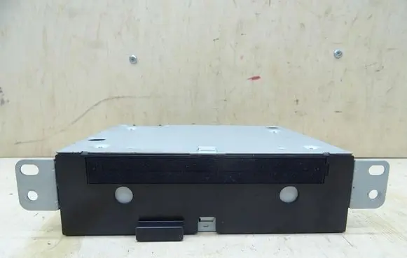 Radio/CD/DVD/GPS head unit