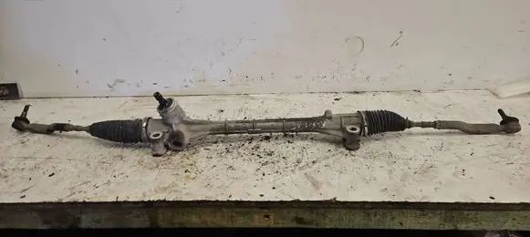Toyota Auris 150 Steering rack 83170571