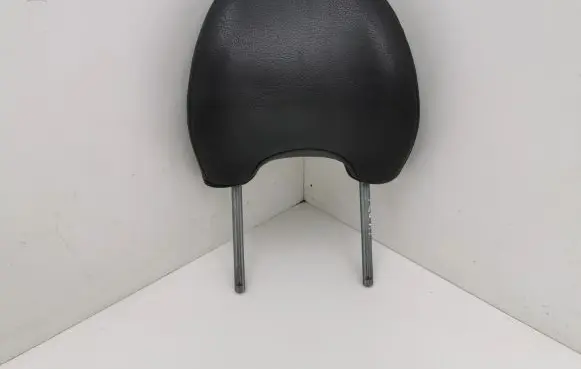 Volvo V50 Front seat headrest 