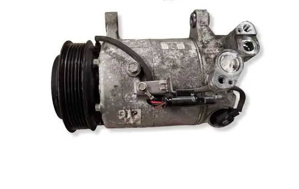 BMW 2 F46 Air conditioning (A/C) compressor (pump) 6826873
