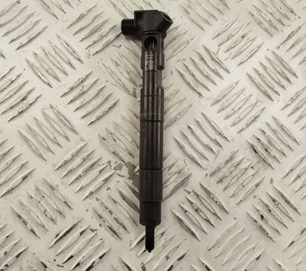 Mercedes-Benz E W212 Fuel injector A6510702887