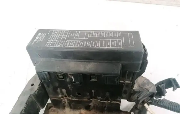 Nissan Primera Fuse box set BV002