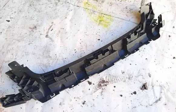 Ford Focus Front bumper mounting bracket 8M5117E778