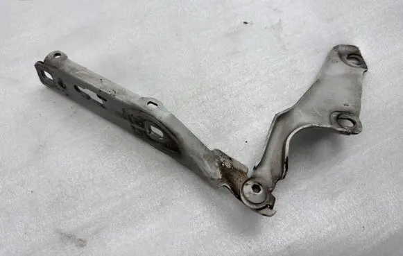 Audi A3 S3 8V Engine bonnet/hood hinges 8V0823301