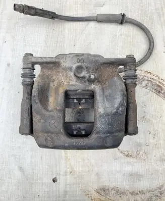 Mercedes-Benz A W176 Front brake caliper