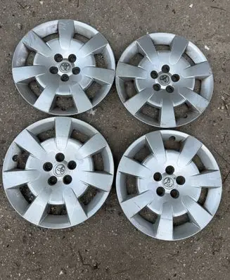 Toyota Avensis T250 R16 wheel hub/cap/trim 42602CA020 PA6M30