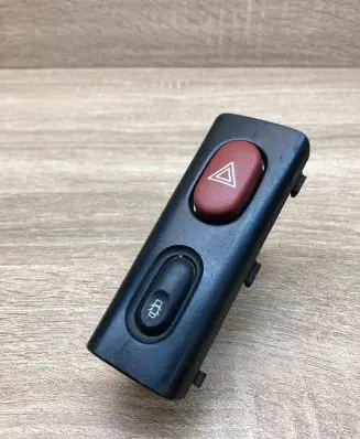 Renault Espace III Hazard light switch 822955