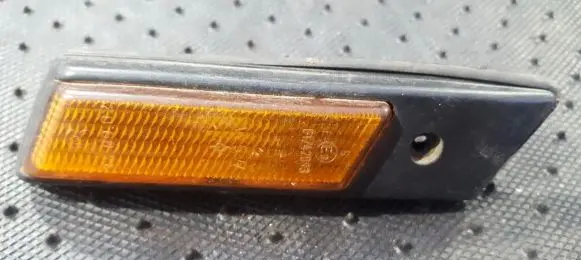 BMW 5 E34 Front fender indicator light 13780129 1.378.012.9
