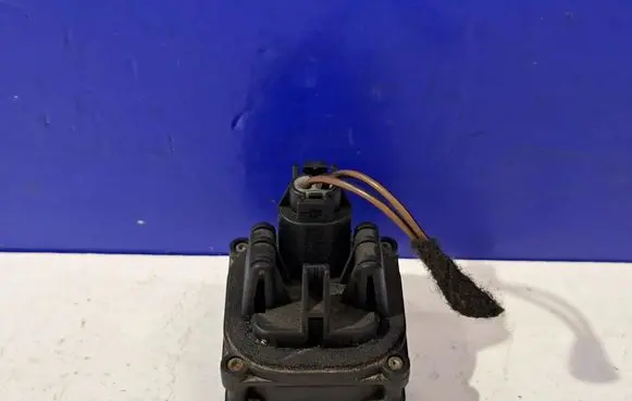 Mercedes-Benz S W221 Tailgate/boot open switch button 2218209510