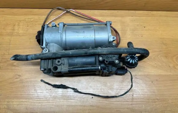 BMW 7 F01 F02 F03 F04 Air suspension compressor/pump 6794465 24449710