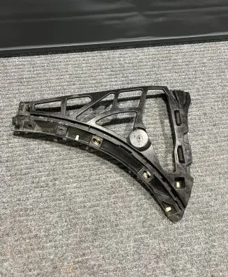 Porsche Cayenne (92A) Front bumper mounting bracket 7P5807177B