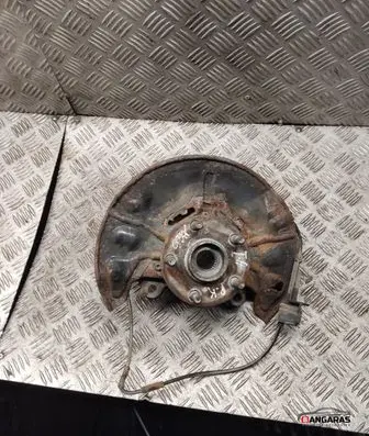 Toyota Avensis T250 Front wheel hub