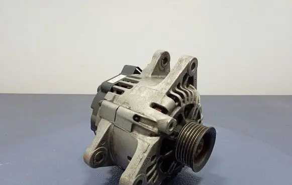 KIA Opirus Generator/alternator 3730039405