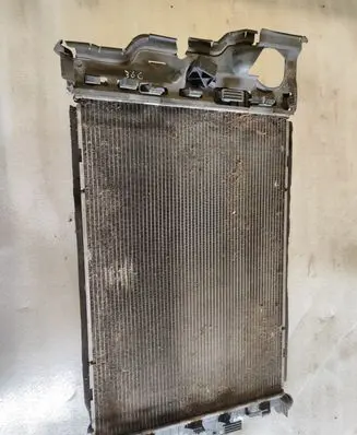 Volvo V60 Coolant radiator 30792231