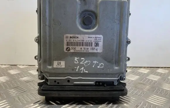 BMW 5 F10 F11 Engine control unit/module 8510137