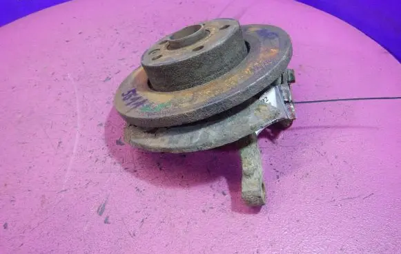 Volkswagen Transporter - Caravelle T4 Front wheel hub spindle knuckle