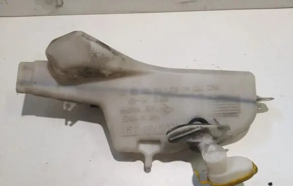 Renault Scenic I Windshield washer fluid reservoir/tank 7701708171 7700843902C