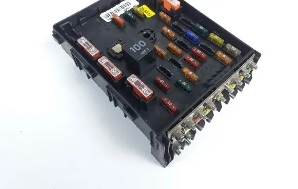 Volkswagen PASSAT B6 Fuse module 3C0937125 KL5293
