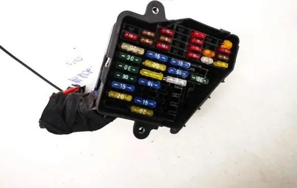 Volkswagen PASSAT B5 Fuse box set 8d1941824