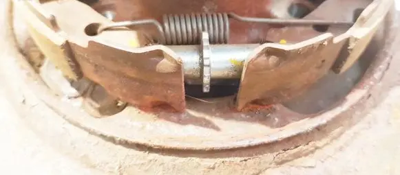 Nissan Qashqai Handbrake/parking brake pads 