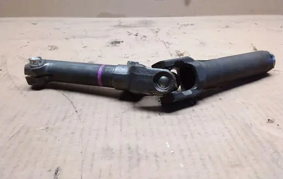 Toyota Avensis T270 Steering column universal joint 56090205