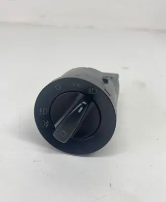 Volkswagen Golf IV Light switch 1C0941531A