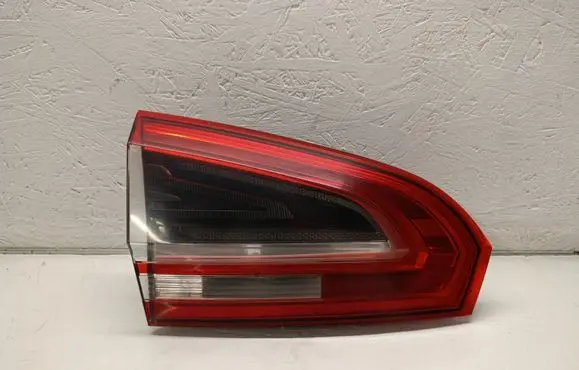 Tailgate rear/tail lights