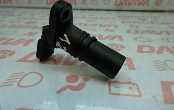 Mercedes-Benz A W176 Crankshaft position sensor 8200885209A