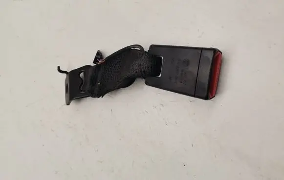 BMW M4 F82 F83 Rear seatbelt buckle 7266352