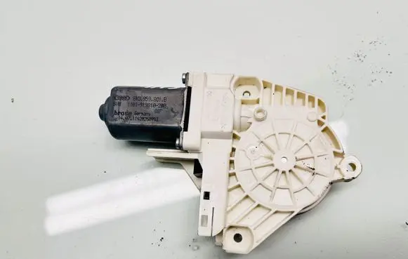 Audi A7 S7 4G Front door window regulator motor 8K0959801B 11420260993 1101919810200
