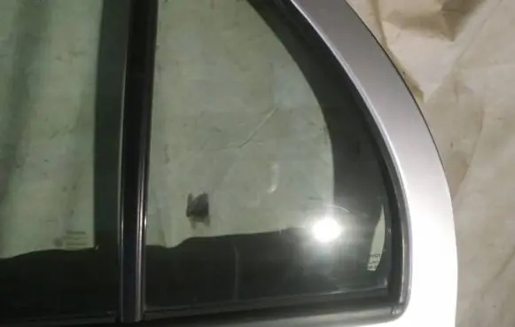 Toyota Yaris Rear vent window glass as2