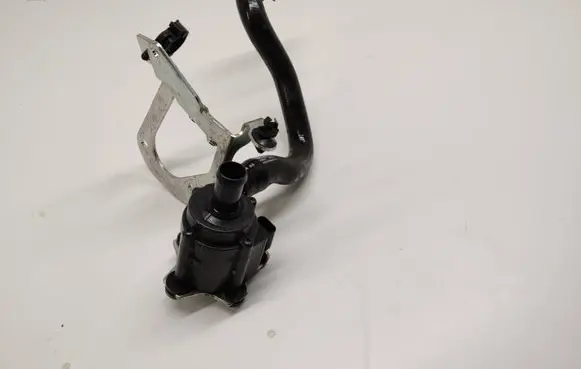 Volvo V60 Engine coolant pipe/hose 32252516