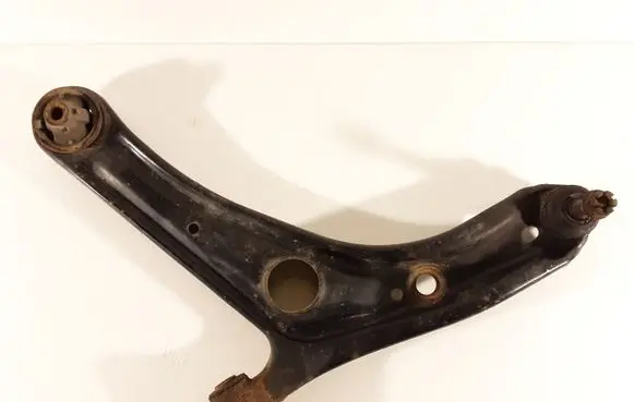 Toyota Yaris Front lower control arm/wishbone 486550D010