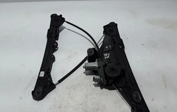Front window lifting mechanism without motor