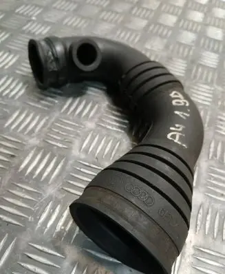 Audi A4 S4 B5 8D Intercooler hose/pipe 8D0129615A