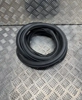 Ford Galaxy Rear door rubber seal (on body) 