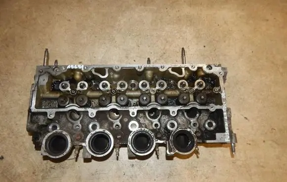Ford Fusion Engine head 