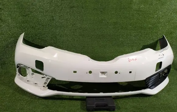 Toyota Auris E180 Front bumper 
