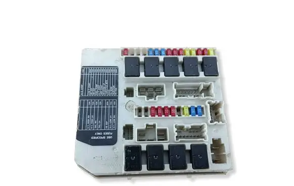 Nissan Micra Fuse module T30M10 1403 424710