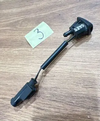 BMW 5 E60 E61 Windshield washer spray nozzle 7132969