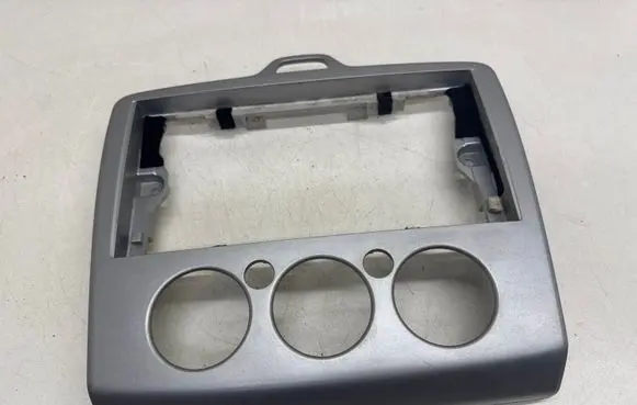 Ford Focus Radio/GPS head unit trim 4M5118522ADW