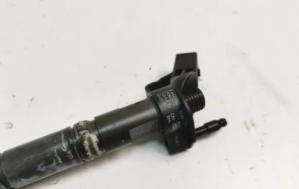 Fuel injector