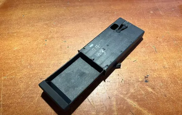 Audi A3 S3 8P Dashboard storage box/compartment 8P0941561