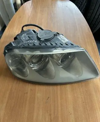 Volkswagen Touareg I Headlight/headlamp