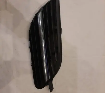 Nissan Almera Tino Front bumper lower grill 9381m020